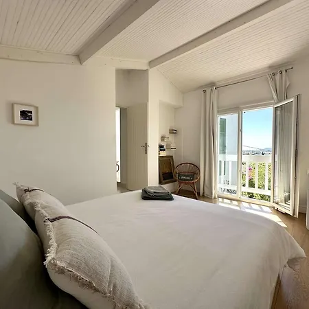 Villa La Tancade, Pour 8 Personnes Avec Vue A 5 Minutes De La De L'almanarre A