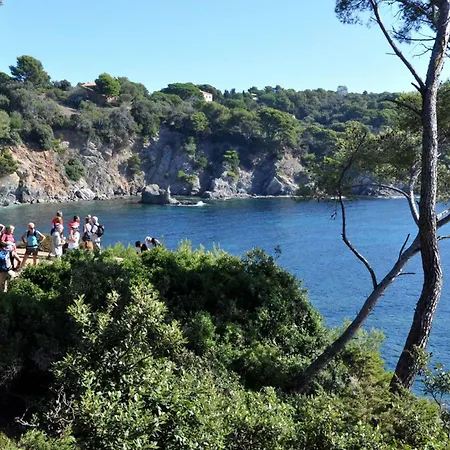 Villa La Tancade, Pour 8 Personnes Avec Vue A 5 Minutes De La De L'almanarre A