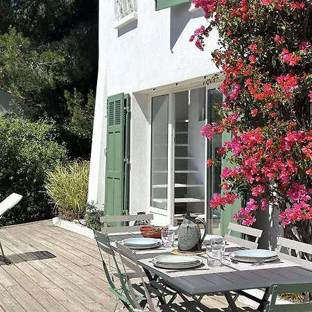 La Tancade, Pour 8 Personnes Avec Vue A 5 Minutes De La De L'almanarre A Hyeres