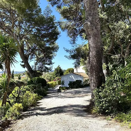 Villa La Tancade, Pour 8 Personnes Avec Vue A 5 Minutes De La De L'almanarre A *