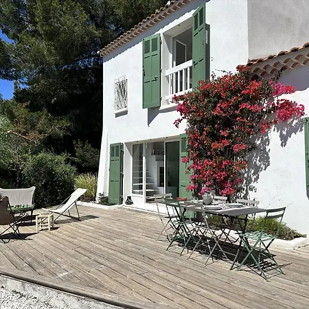 La Tancade, Pour 8 Personnes Avec Vue A 5 Minutes De La De L'almanarre A Villa *