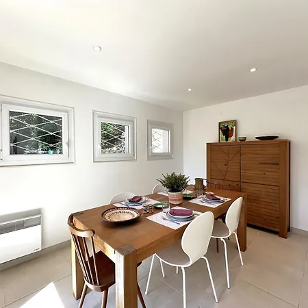Villa La Tancade, Pour 8 Personnes Avec Vue A 5 Minutes De La De L'almanarre A