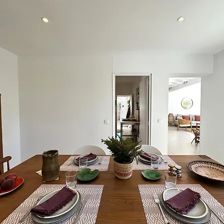 Villa La Tancade, Pour 8 Personnes Avec Vue A 5 Minutes De La De L'almanarre A *